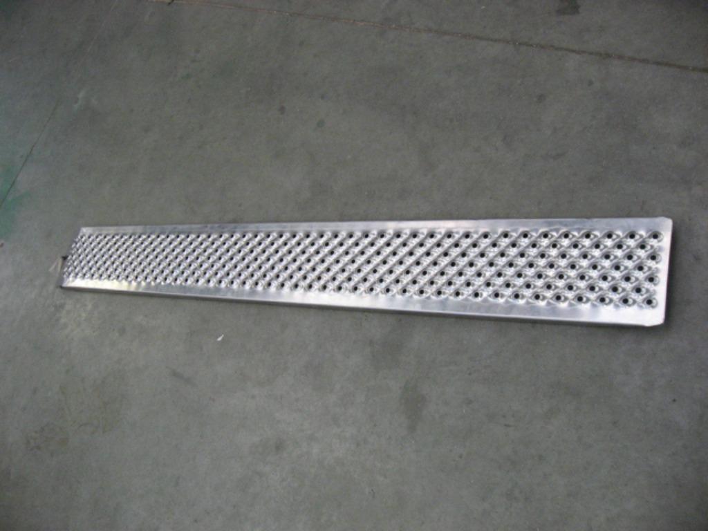 Nieuwe lichtgewicht aluminium oprijplaten 2m te Aalst, Ophalen