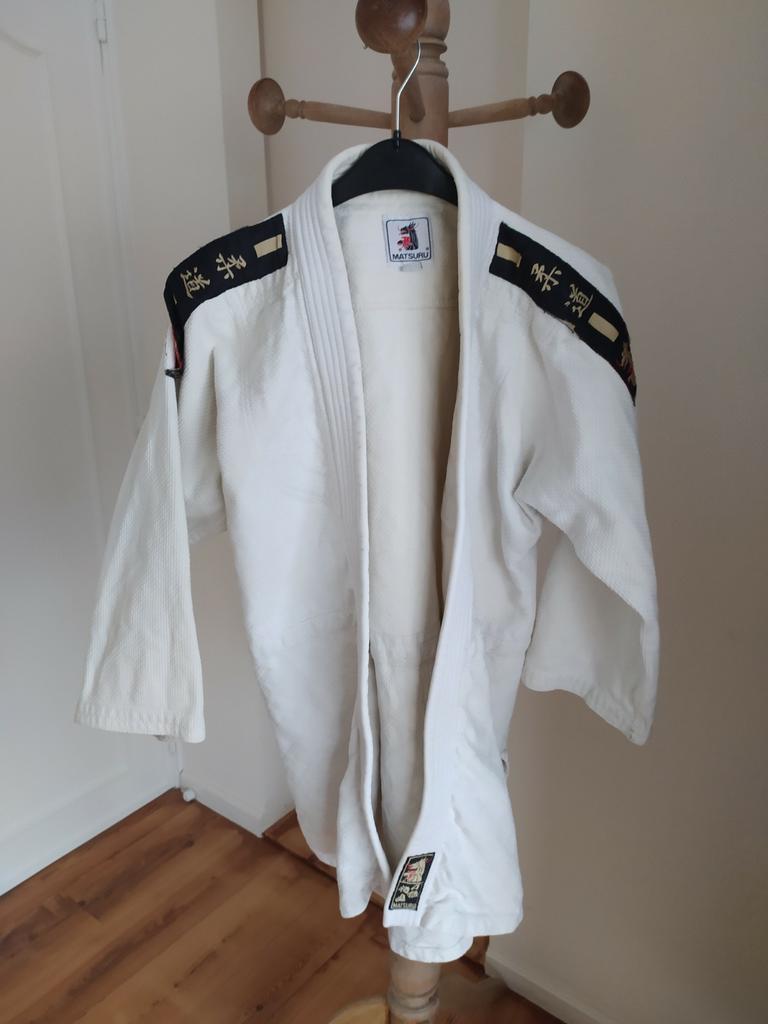 Matsuru judovest 160 cm, Enlèvement ou Envoi, Utilisé, Judo, Vêtements d'arts martiaux