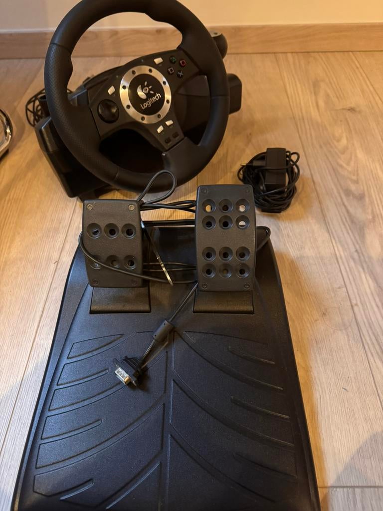 Logitech stuurwiel force feedback, Enlèvement, Comme neuf, PlayStation 3