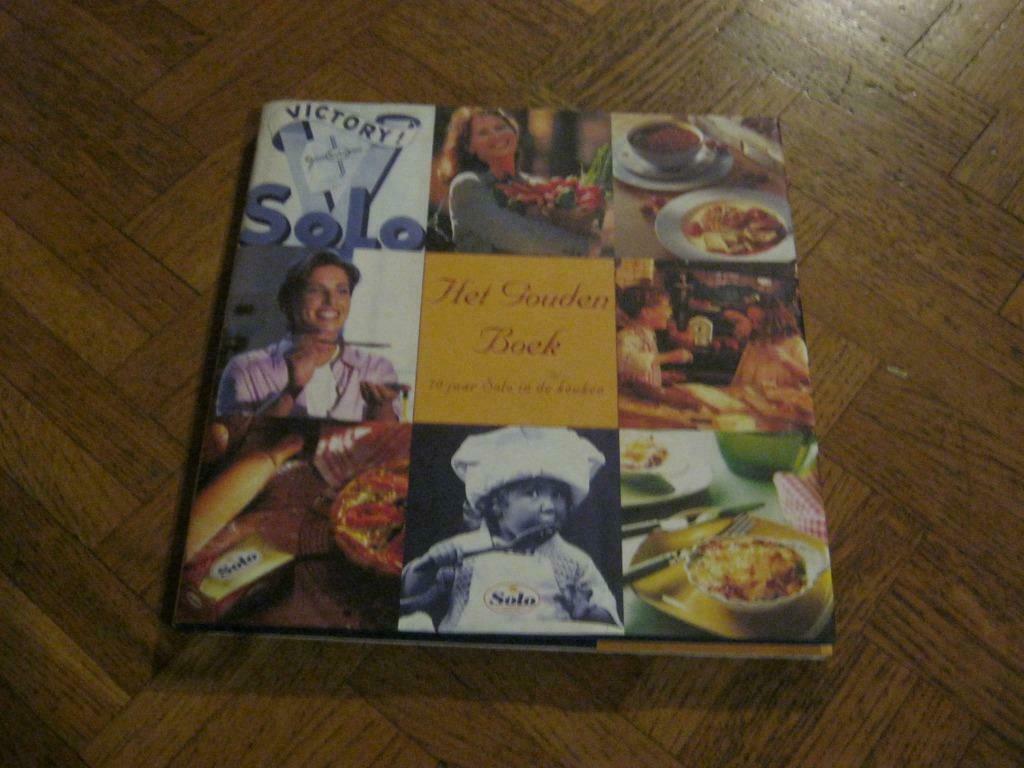 Het gouden boek 70 jaar Solo in de keuken, Boeken, Kookboeken, Gelezen, Ophalen of Verzenden