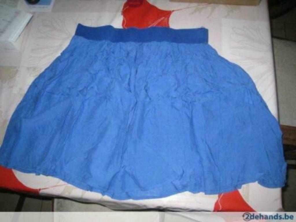 Blauw mini-rokje maat L, Blauw, Maat 42/44 (L), Ophalen of Verzenden, Zo goed als nieuw