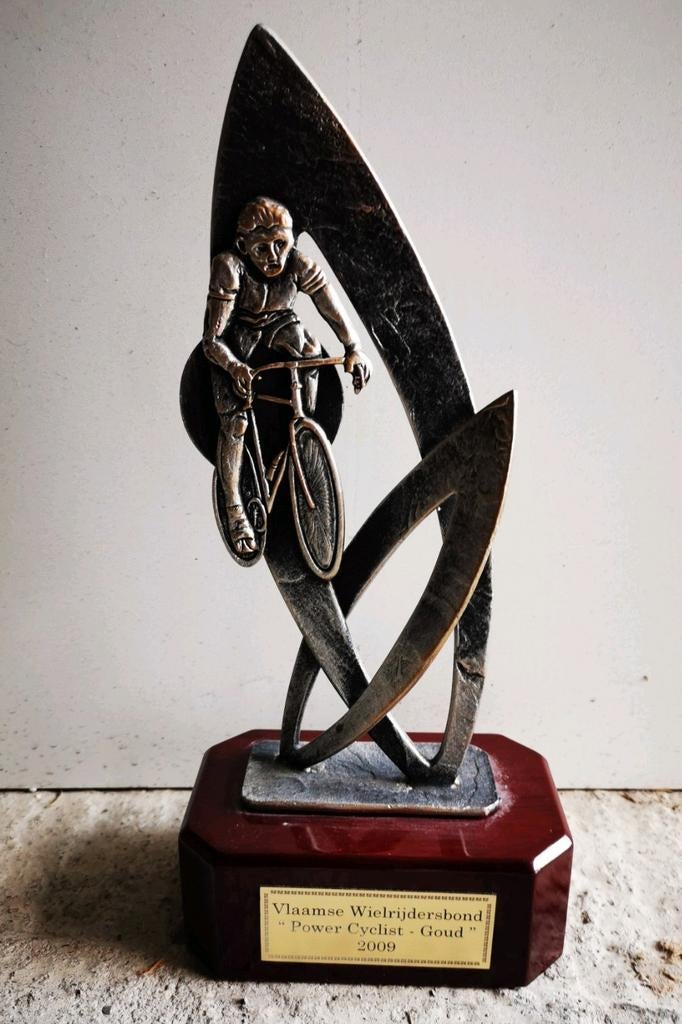 Trophée cyclistes en métal massif sur socle, Enlèvement ou Envoi, Comme neuf, Autres types