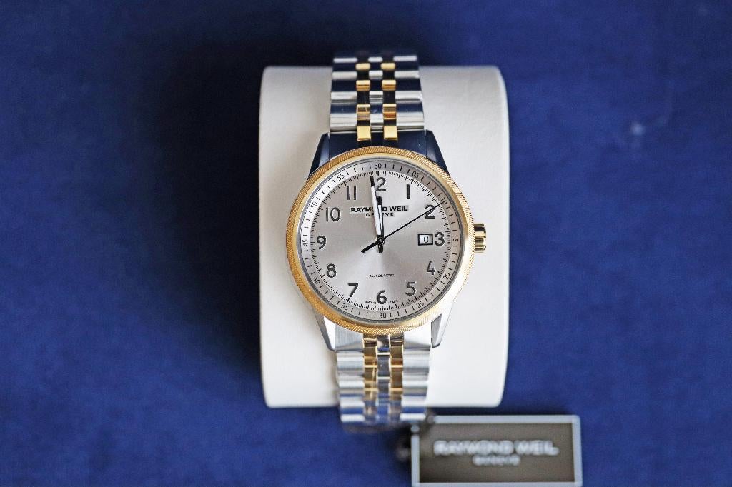 Raymond Weil Freelancer, nieuw & Ongebruikt – 42 mm, Handtassen en Accessoires, Staal, Staal, Polshorloge, Nieuw