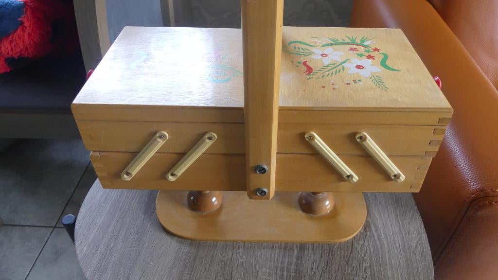 draagbare houten naaidoos inclusief inhoud., Ophalen, Gebruikt, Overige typen