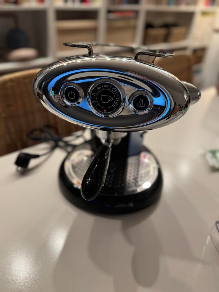 Illy espressomachine capsules, Elektronische apparatuur, Ophalen, Zo goed als nieuw