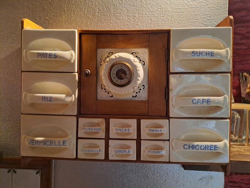 ancien meuble à épices avec horloge fonctionnelle avec clef, Enlèvement