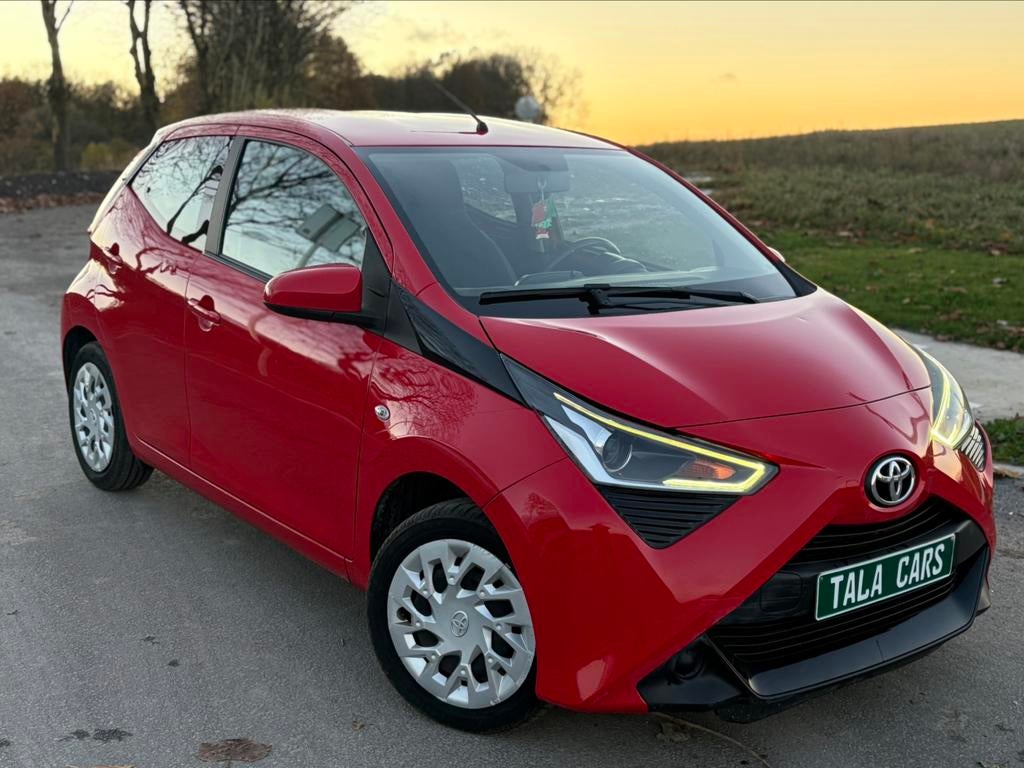 Toyota Aygo 1.0 VVT-I NAVI BLUETOOTH GARANTIE 12 MOIS, Autos, Toyota, Rouge, Electronic Stability Program (ESP), Achat, 998 cm³
