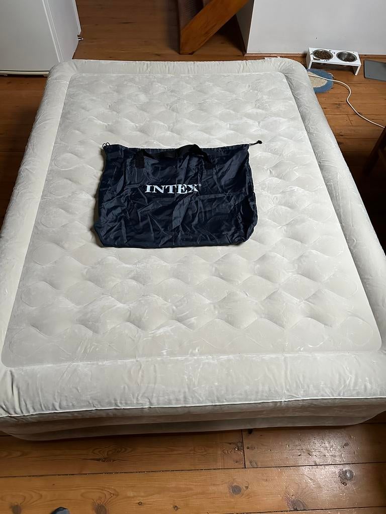 Luchtmatras, Caravanes & Camping, Matelas pneumatiques, Enlèvement, Pompe intégrée, Neuf, 2 personnes