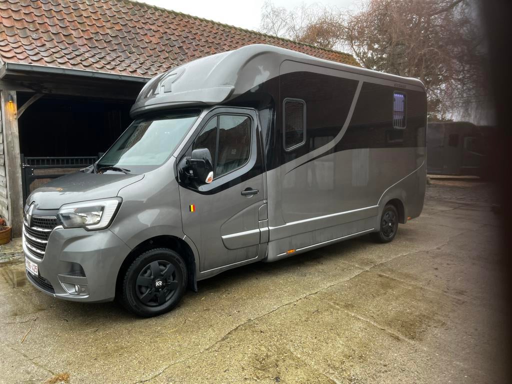 Krismar Dub.Cab. 18 000 km ! ! ! Camionnette chevaux, Animaux & Accessoires, Chevaux & Poneys | Semi-remorques & Remorques, Enlèvement