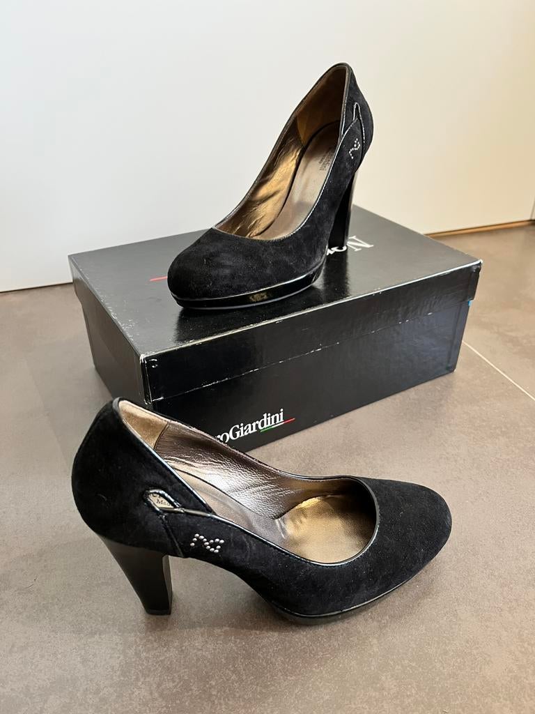Zwarte pumps NeroGiardini maat 35, Ophalen, Pumps, Zwart, Nieuw
