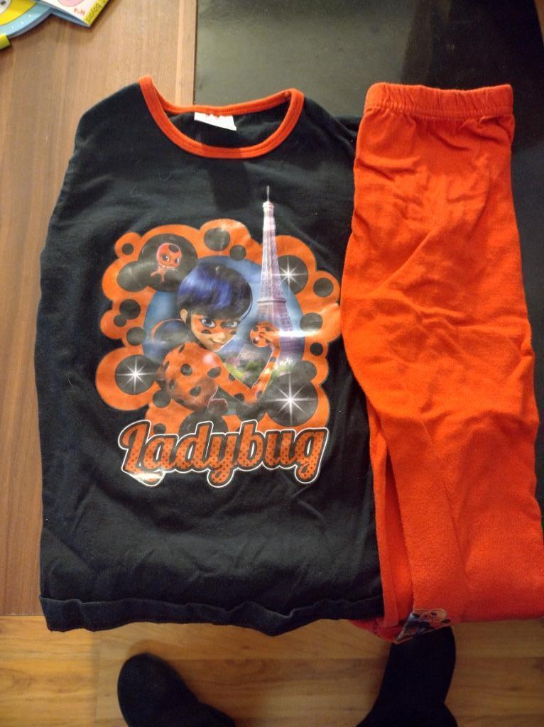 pijama été ladybug 4-5 ans, Enlèvement ou Envoi, Comme neuf, Fille, Vêtements de nuit ou Sous-vêtements