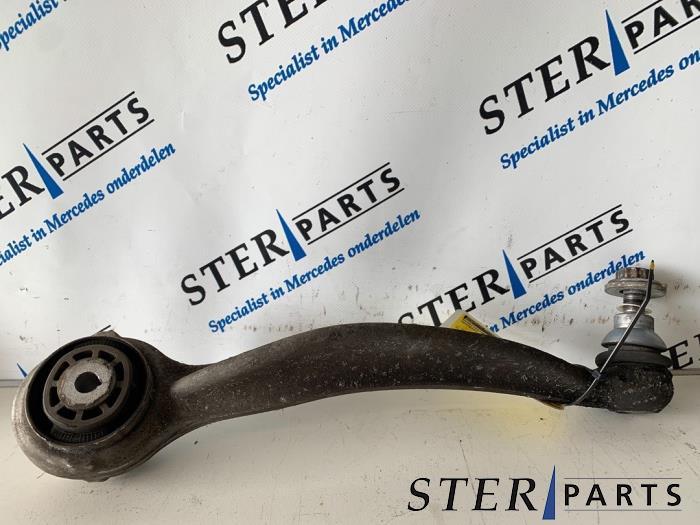 Reactiestang rechts-voor van een Mercedes C-Klasse, Gebruikt, -, Ophalen of Verzenden, -