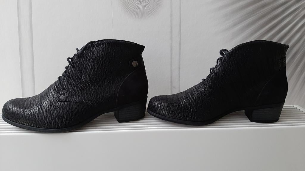 Durea veterlaars zwart leder 37,5 K, Kleding | Dames, Schoenen, Zo goed als nieuw, Lage of Enkellaarzen, Zwart, Ophalen of Verzenden