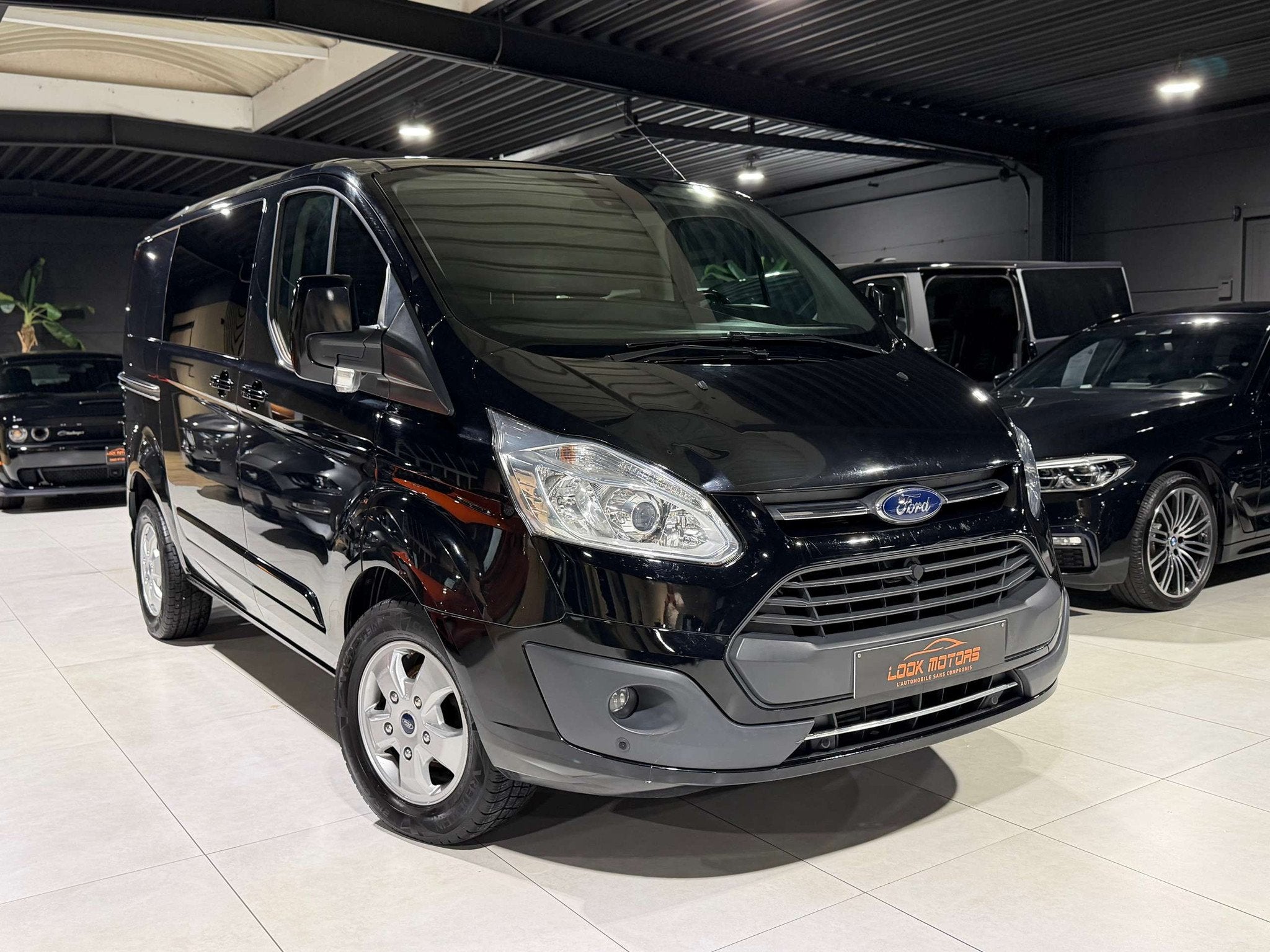 Ford Transit Custom 2.0 TDCi 136cv DOUBLE PORTES LATERALES 5, Voorwielaandrijving, 4 cilinders, Zwart, 6 deurs