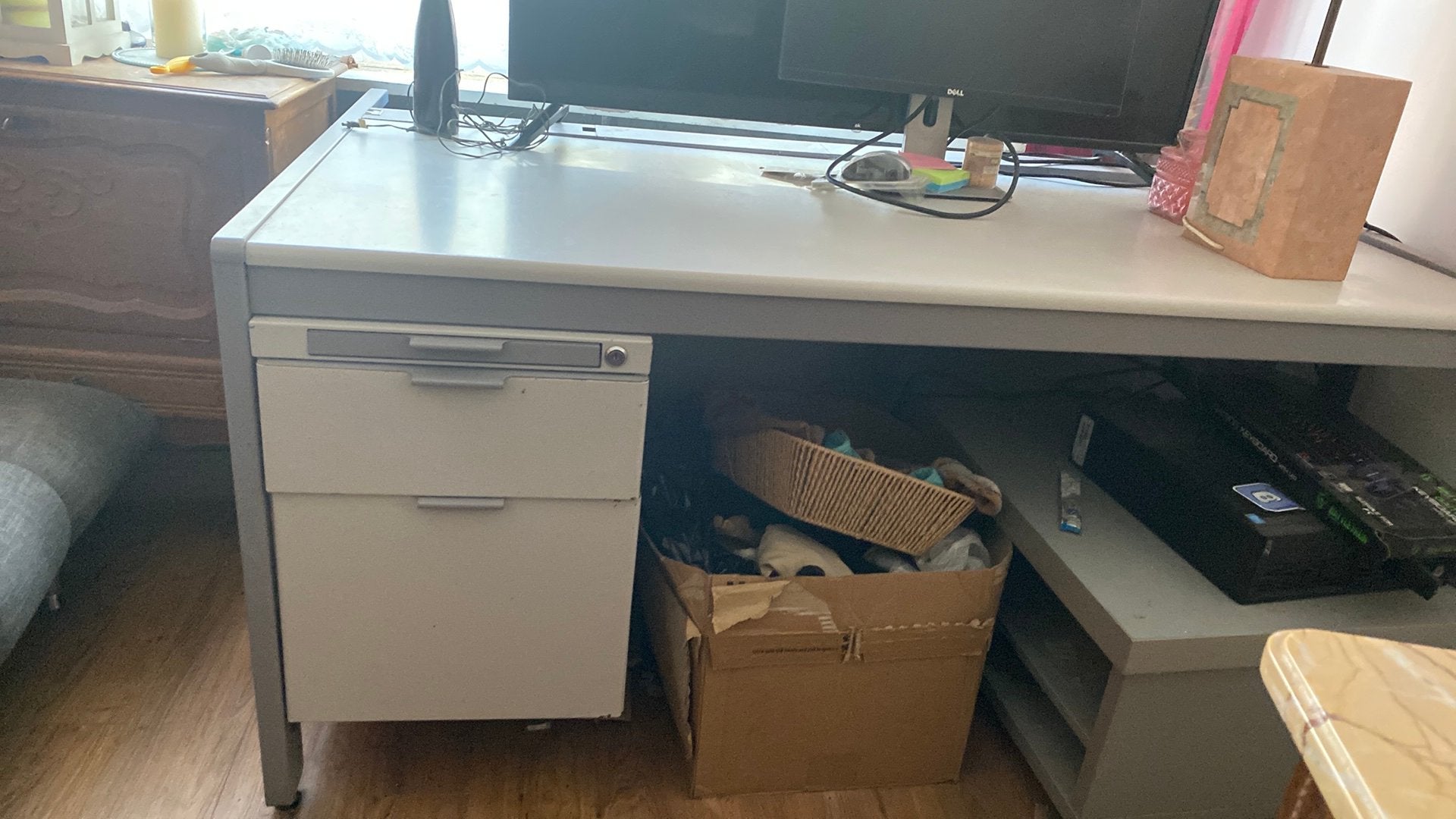 Groot metalen bureau, Ophalen, Zo goed als nieuw