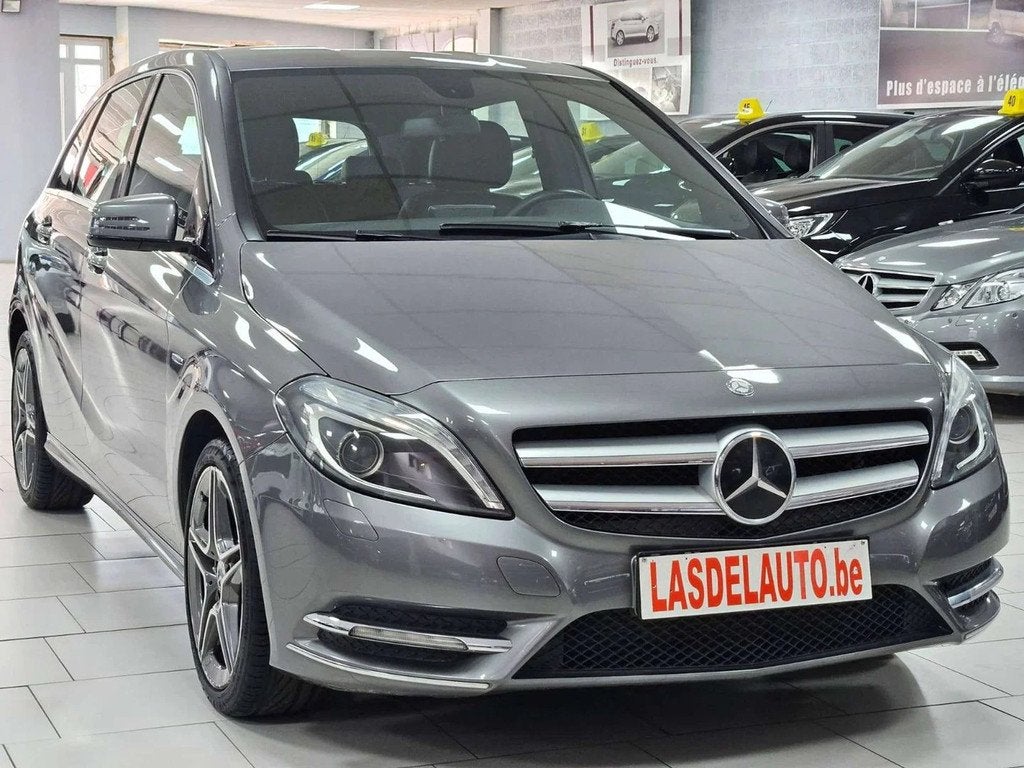 Mercedes-Benz B-CLASS 180 1.6i BLUE EFFICIENCY XENON Clim Bl, Auto's, Mercedes-Benz, 90 kW, Euro 5, 122 pk, Gebruikt