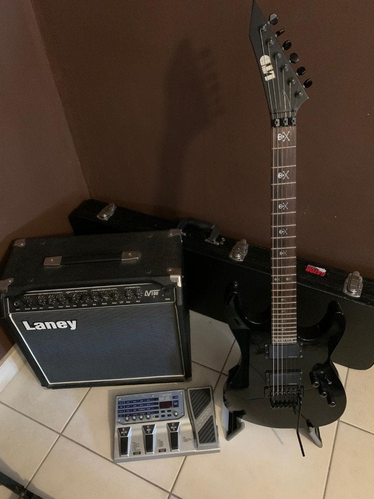 GITAAR ESP LTD KH-202 zwart Lim. Ed. + Laney versterker + .., Ophalen, Zo goed als nieuw, Gitaar