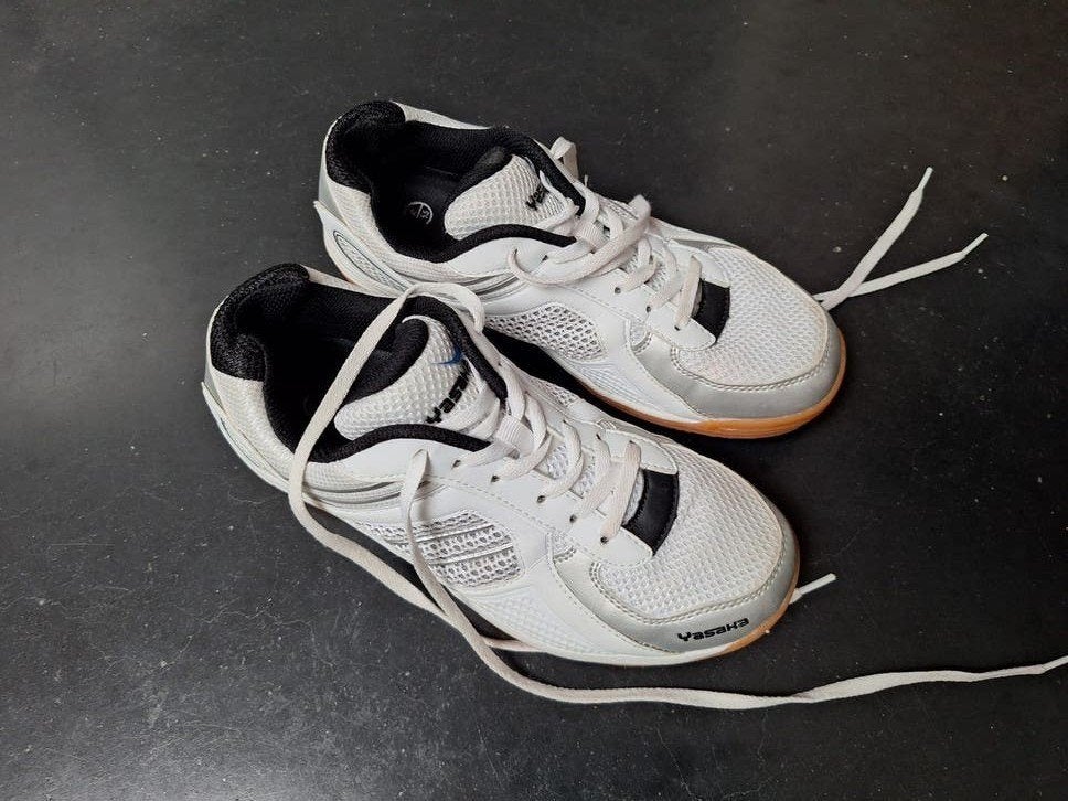 Tafeltennisschoenen maat 40, Vêtements | Hommes, Chaussures, Comme neuf, Enlèvement, Yasaka, Chaussures de sport