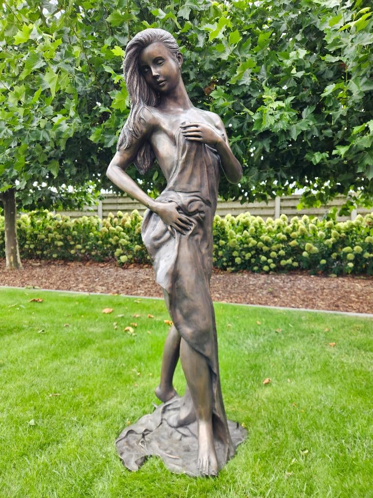 BRONZEN DAME KAN ALS FONTEIN PRACHTIGE GEZICHT 2750 IPV 3499, Tuin en Terras, Ophalen of Verzenden, Nieuw, Overige materialen