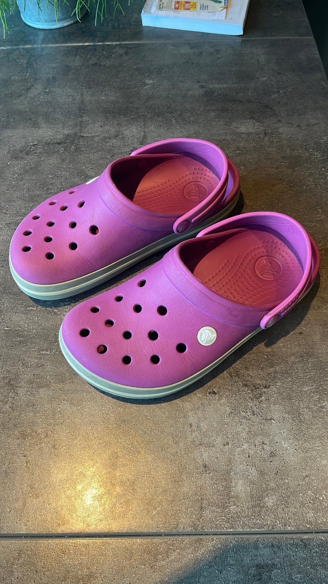 Crocs (maatje 32/33), Ophalen, Zo goed als nieuw