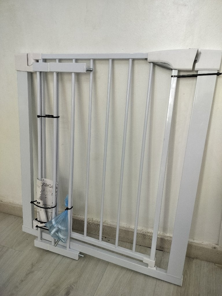Barrière sécurité enfants + allanges, Enfants & Bébés, Enlèvement, Comme neuf, Aluminium, Barrière de sécurité