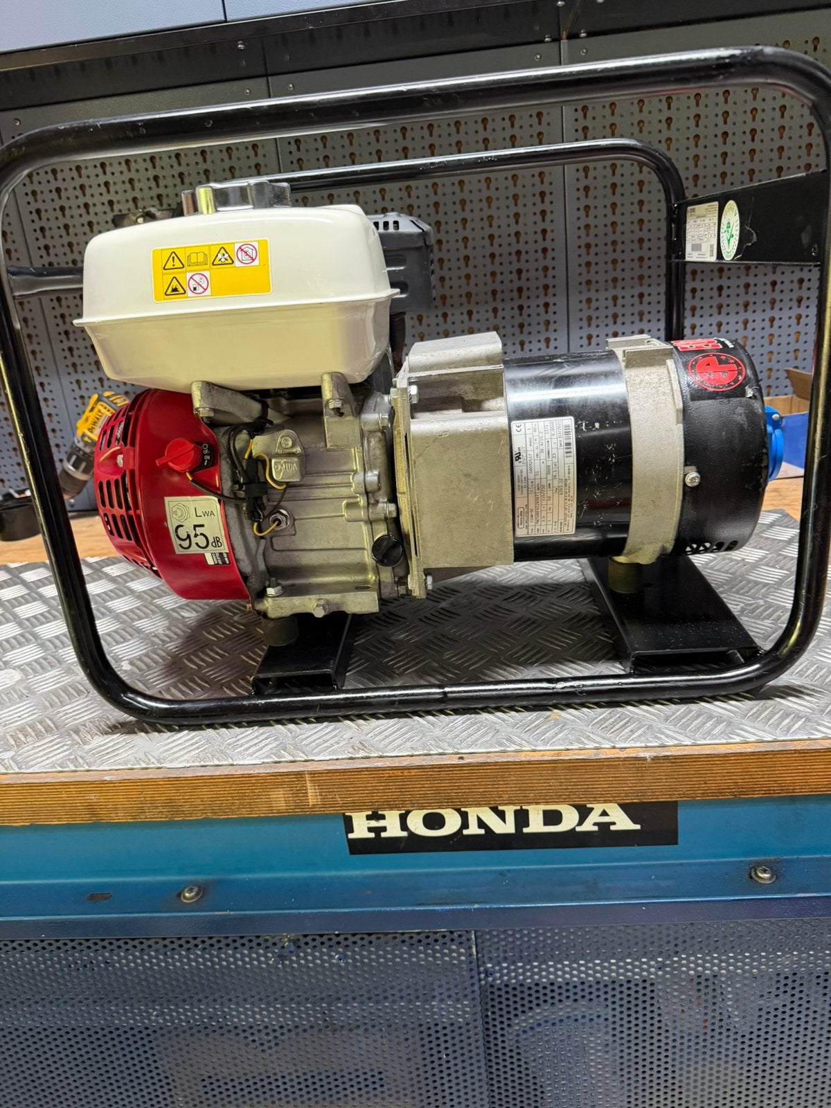 Stroomgroep aggregaat Honda Europower EP3300, Doe-het-zelf en Bouw, Aggregaten, Ophalen, Zo goed als nieuw