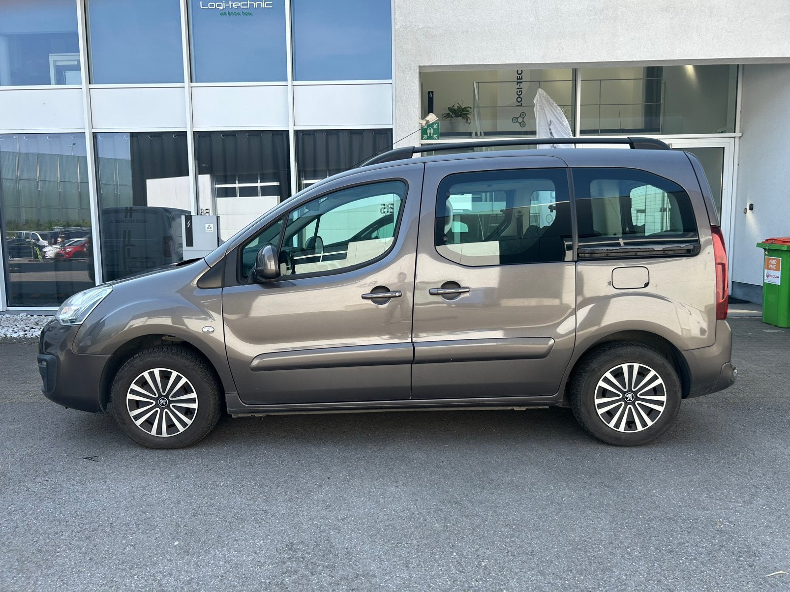 Peugeot Partner 1.6i / 2015 / Goede staat, Autos, Argent ou Gris, Achat, Euro 6, 5 portes