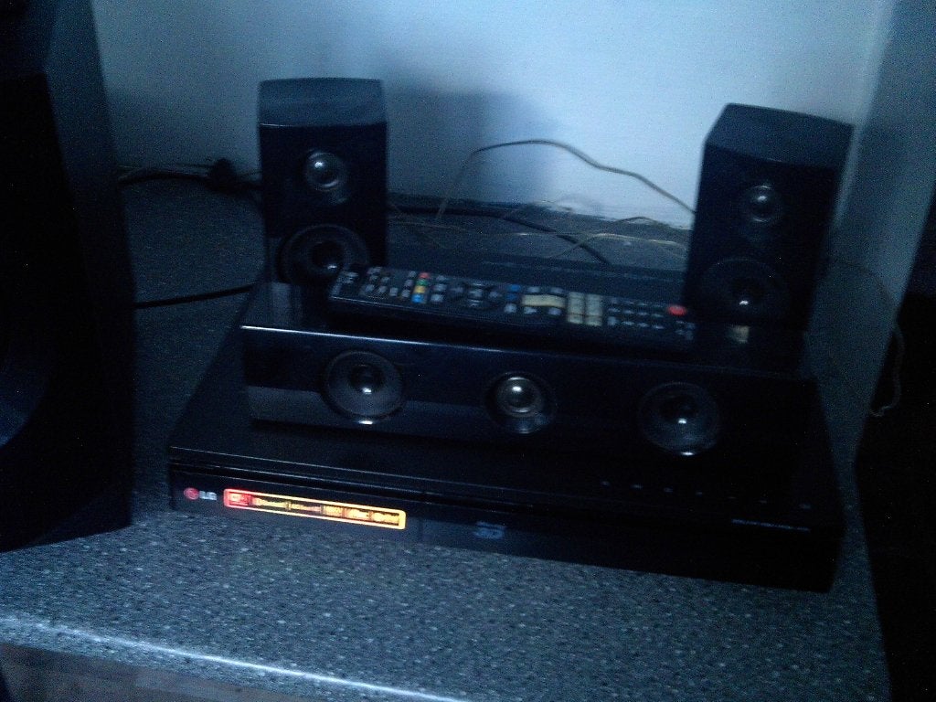 5.1 LG home cinema installatie met 3D Blu-ray speelt alles, TV, Hi-fi & Vidéo, Enlèvement, Comme neuf