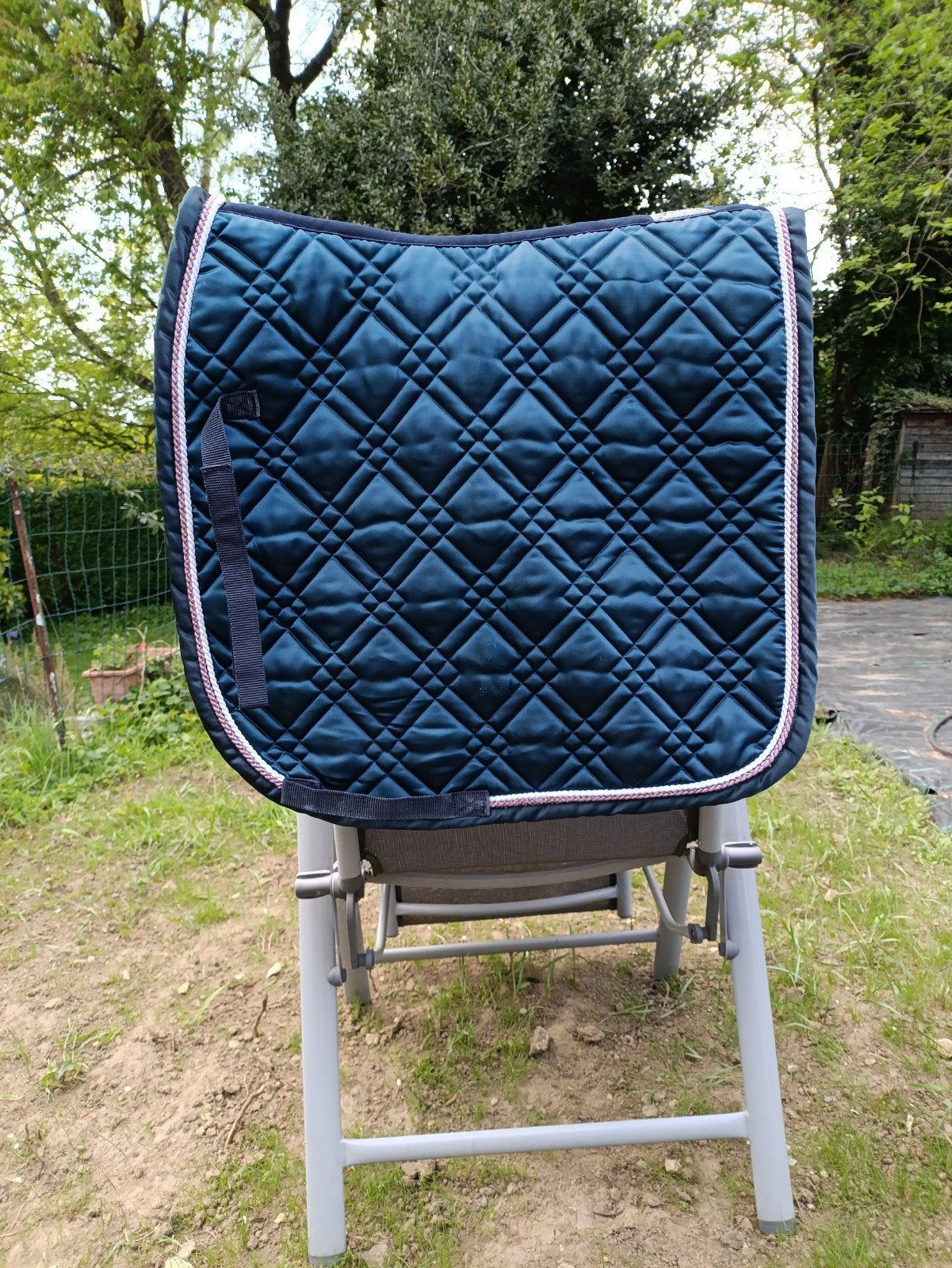 Tapis de selle Eskadron Brilliant satiné - dressage, Animaux & Accessoires, Chevaux & Poneys | Couvertures & Couvre-reins, Utilisé