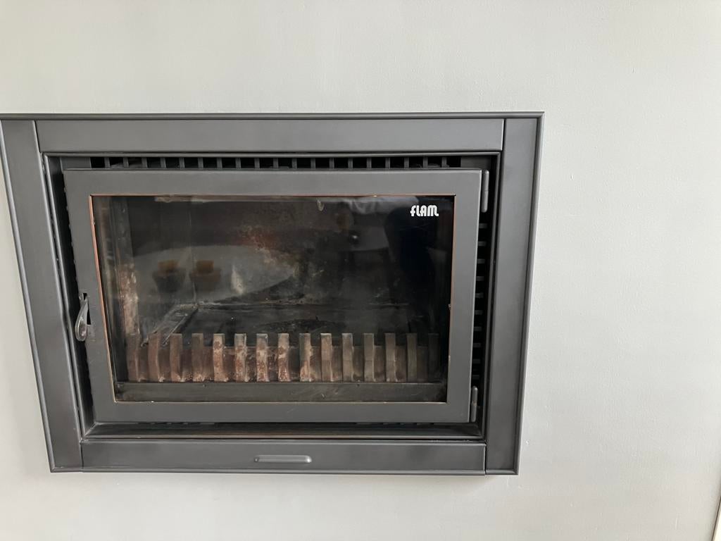 Flam inbouw haard, Enlèvement, Utilisé