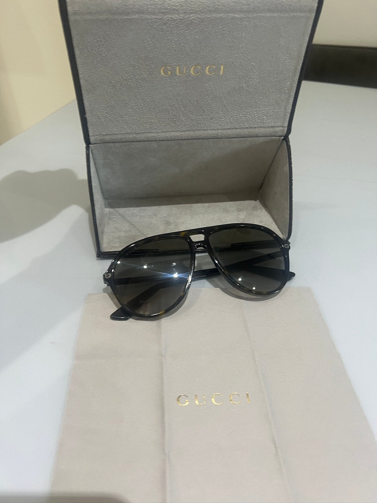 Originele Gucci zonnebril met case, Ophalen of Verzenden, Nieuw, Zonnebril