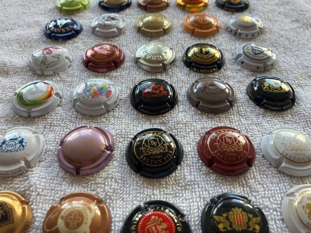 30 Champagne capsules, Enlèvement ou Envoi
