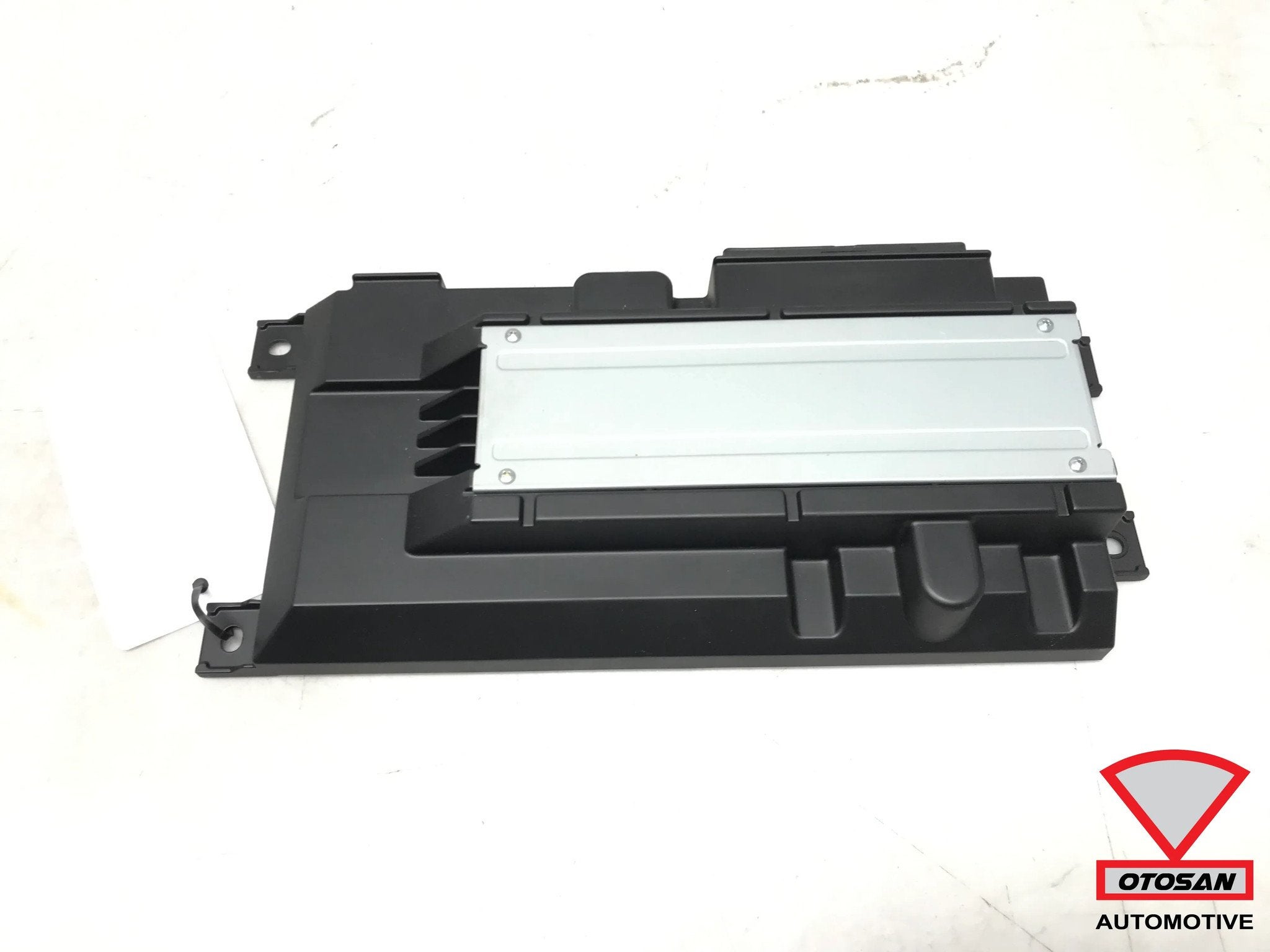 Amplificateur Bang & Olufsen Audi A4 8W 8W0035223, AUDI AG, Auto-Union-Strasse 1
85045  Ingolstadt, DE, Audi, Utilisé