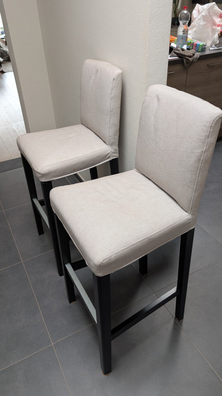 Deux chaises hautes/chaises de bar, Gris, Deux, Enlèvement, Utilisé
