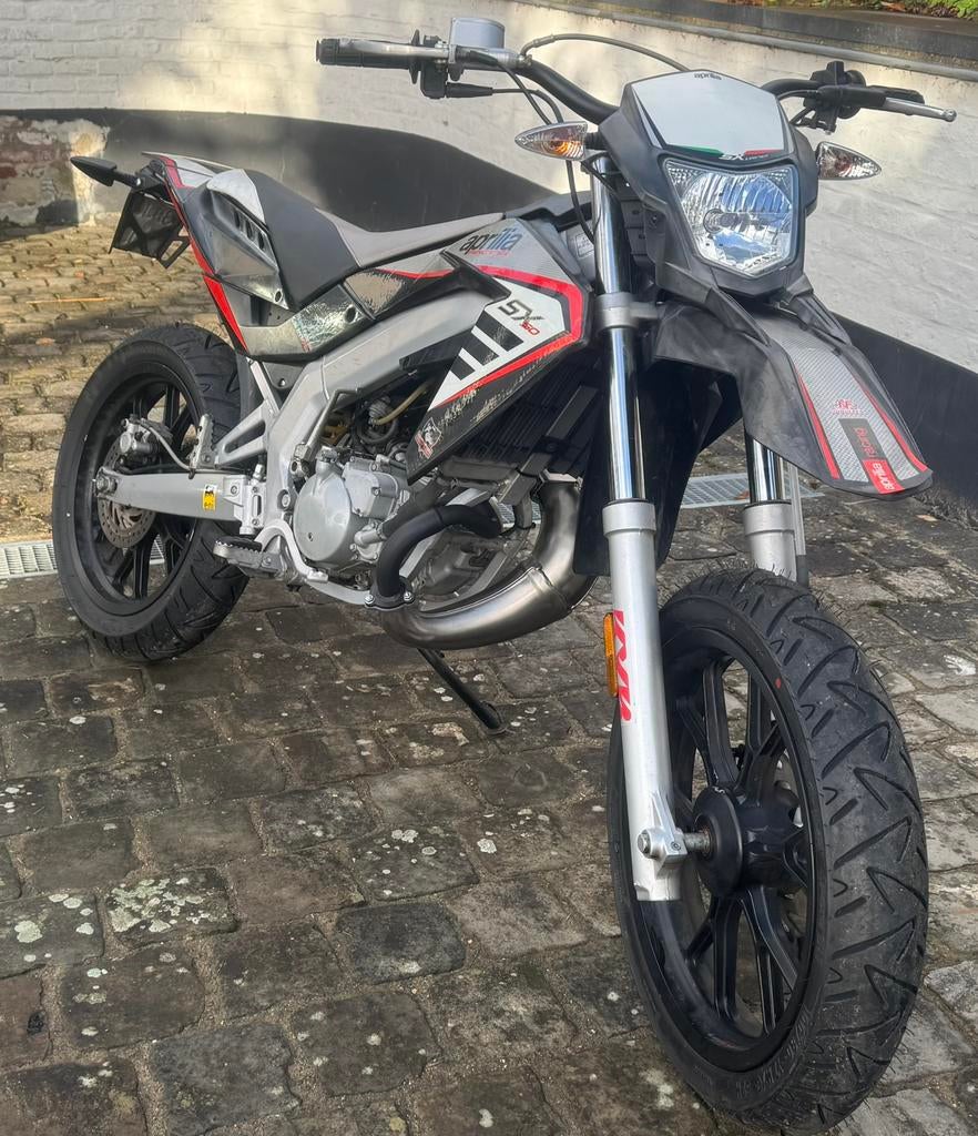 Aprilia sx50 limited edition, Fietsen en Brommers, Ophalen, Zo goed als nieuw