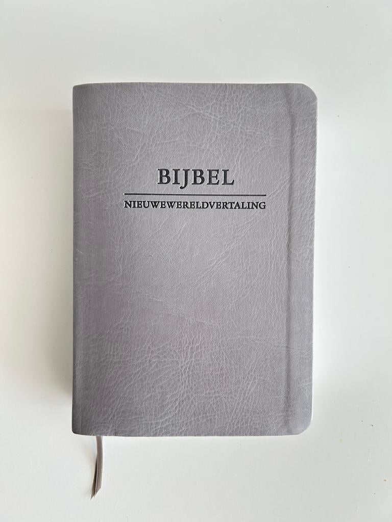 Bijbel Nieuwewereldvertaling, Boeken, Godsdienst en Theologie, Ophalen of Verzenden, Zo goed als nieuw, Overige religies