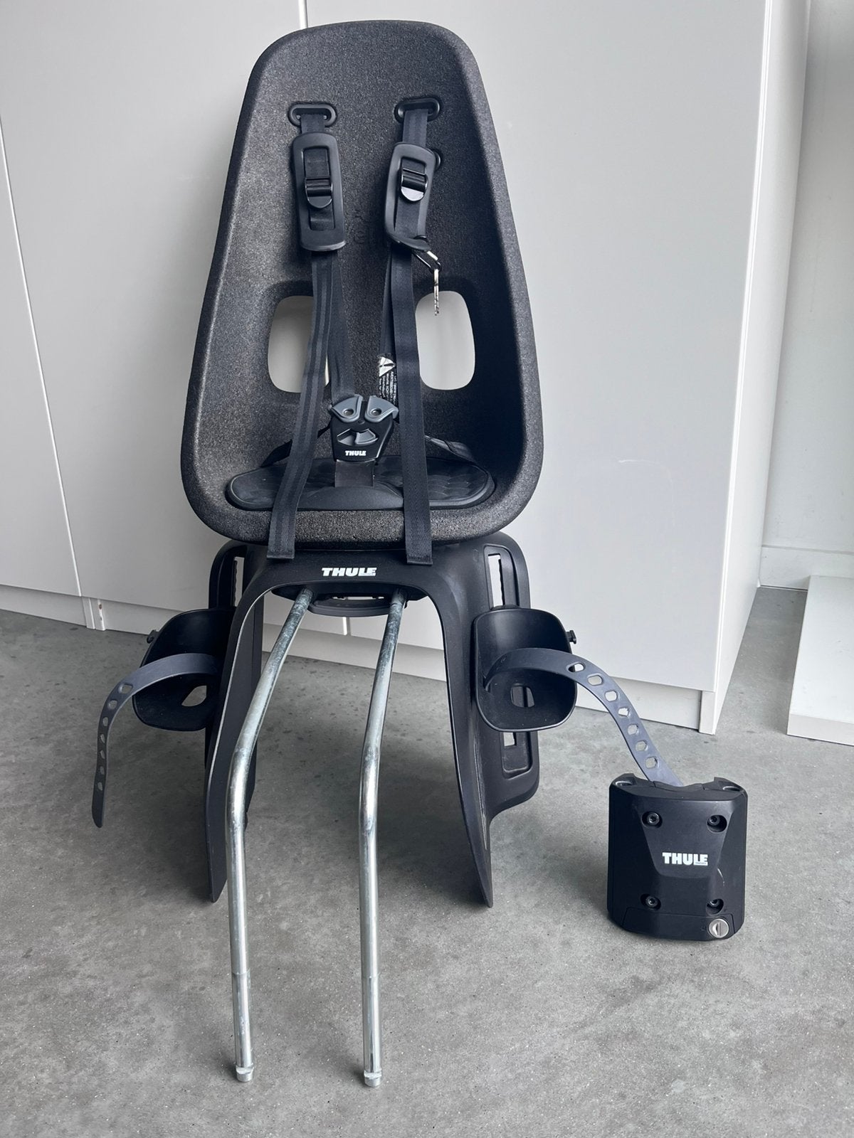 Thule Yepp Nexxt Maxi fietsstoel zwart incl framebevestiging, Achterzitje, Ophalen, 15 t/m 25 kg, Gebruikt