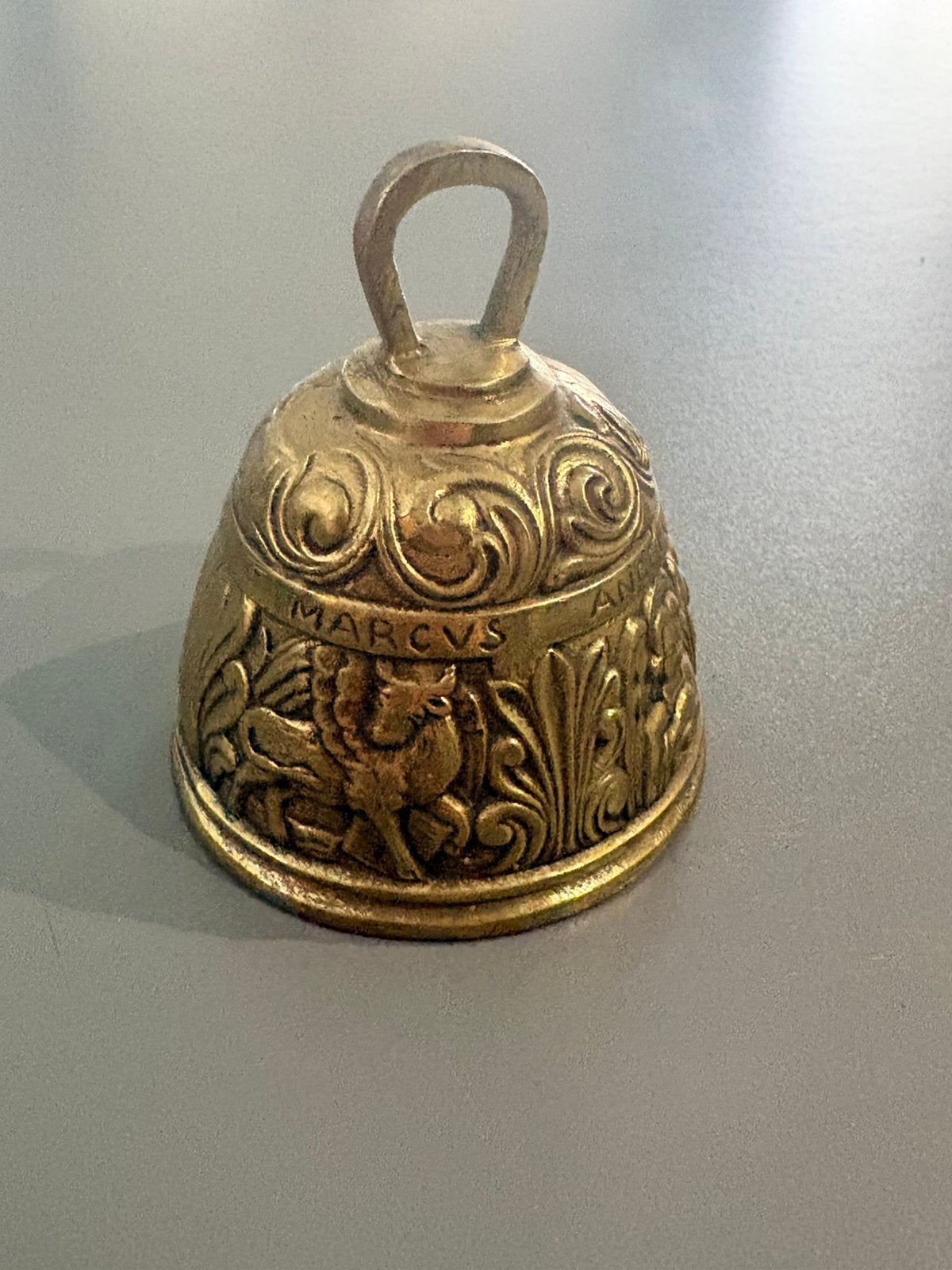 Cloche de table vintage en laiton - Les 4 Évangélistes, Envoi