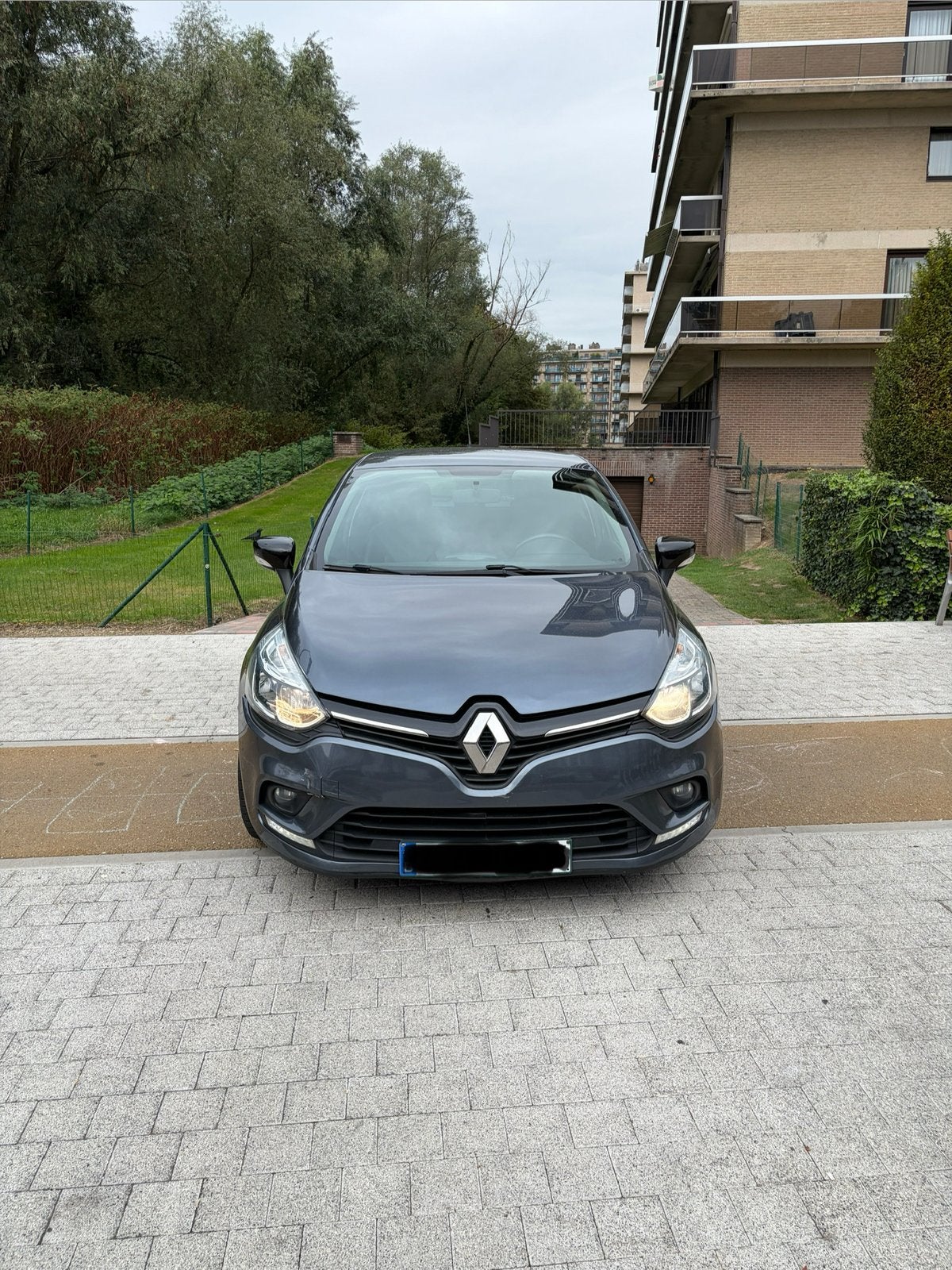Clio Limited / 0.9 100.000km 2019, Auto's, 4 deurs, Isofix, Leder, Particulier