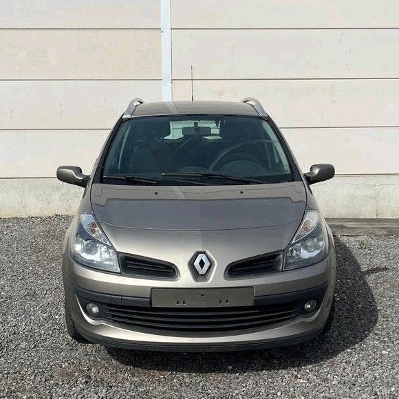 Renault Clio 1.5dci Airco 224.000km deel II ontbreekt, Auto's, Renault, Voorwielaandrijving, Stof, 50 kW, Zwart