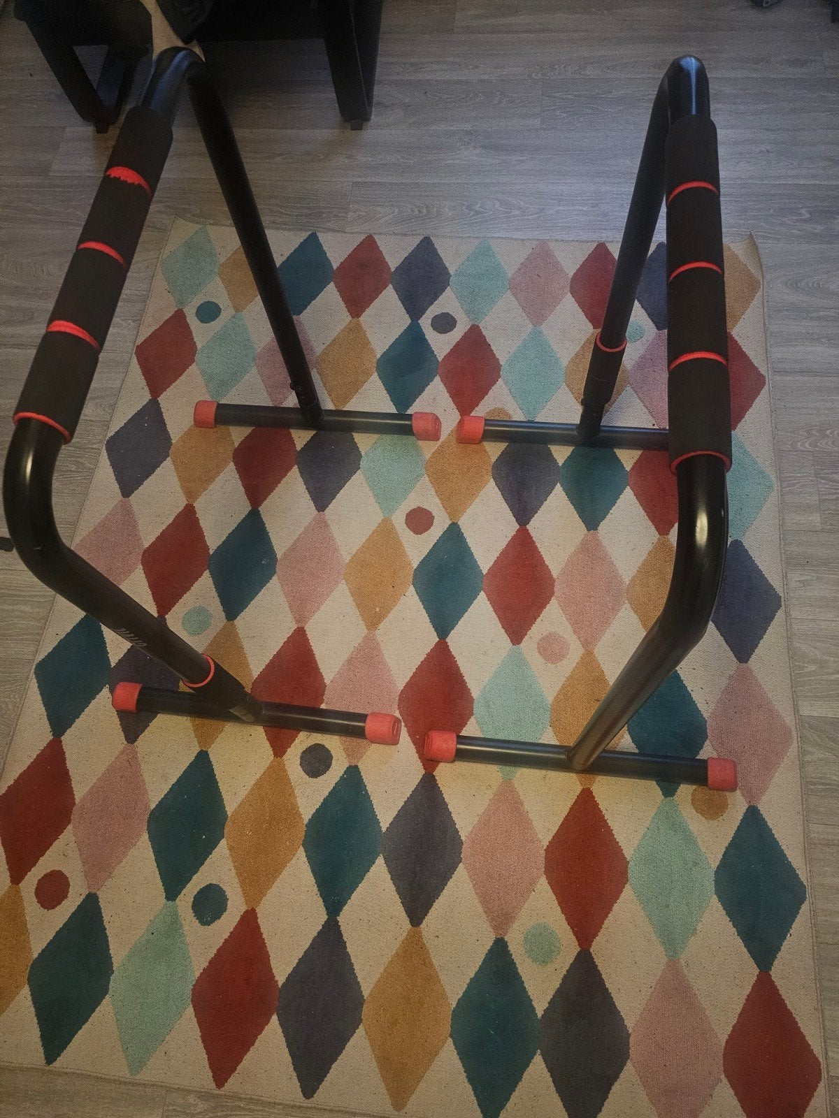 Barre de Dips, Enlèvement, Comme neuf