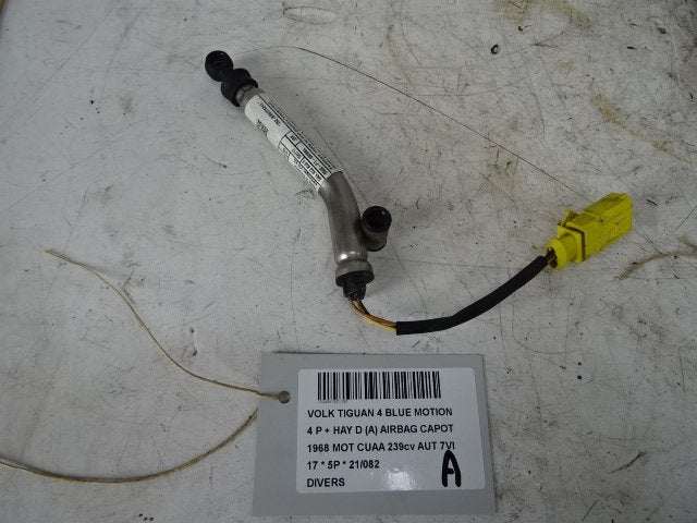 DIVERS DIVERS Volkswagen Tiguan (AD1) (5NA823823F), Utilisé, Volkswagen