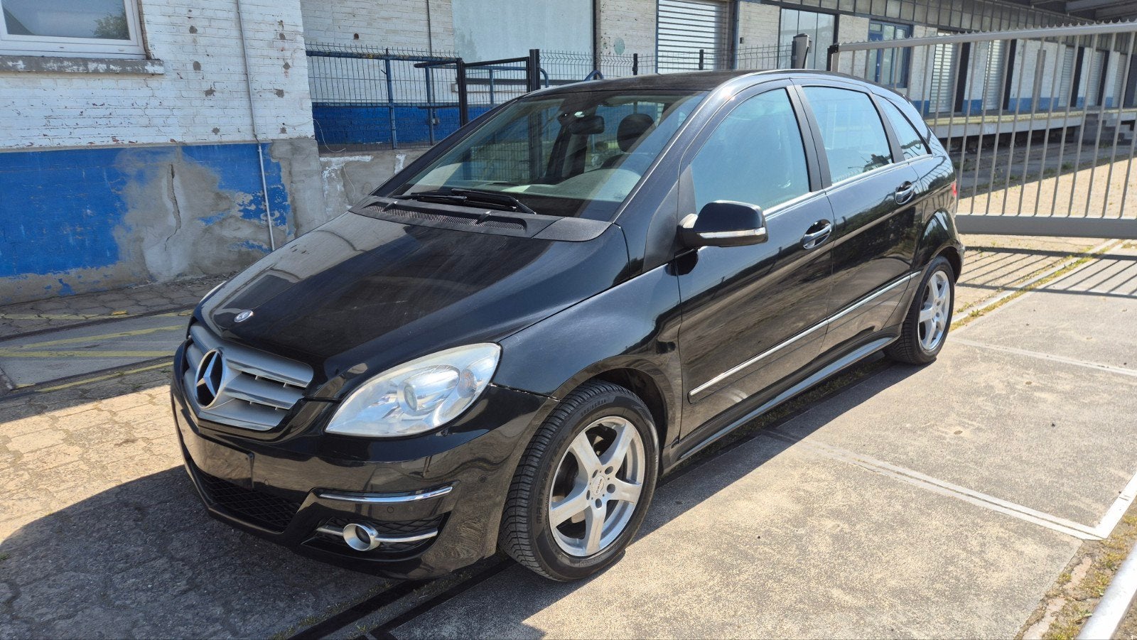 MERCEDES B180 CDI PRET GEREGISTREERD JAAR 2011 KM 194000, Auto's, Mercedes-Benz, Euro 5, Monovolume, Zwart, Zwart