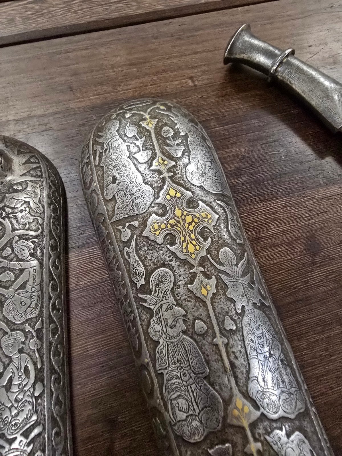 antiek armpantser met goud inlegwerk (perzisch), Ophalen of Verzenden, Goud
