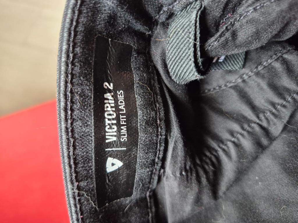 Motorjeans reviti, Motoren, Ophalen