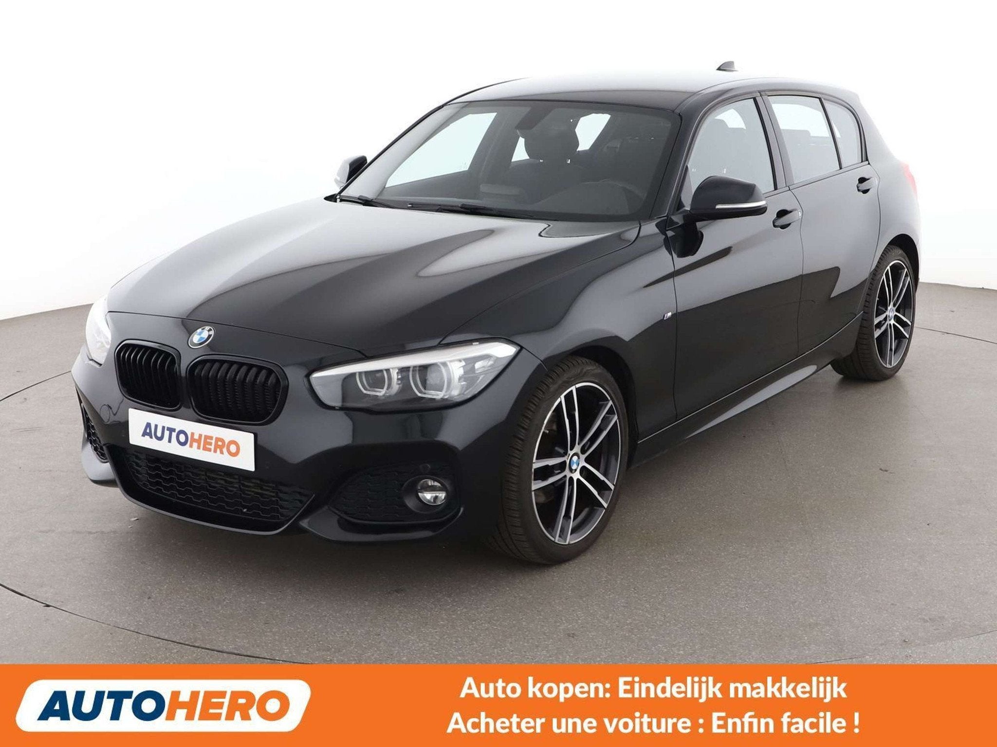 BMW 1 Serie 116 116i Edition M Sport Shadow, Autos, Boîte manuelle, Alcantara, Noir, 5 portes