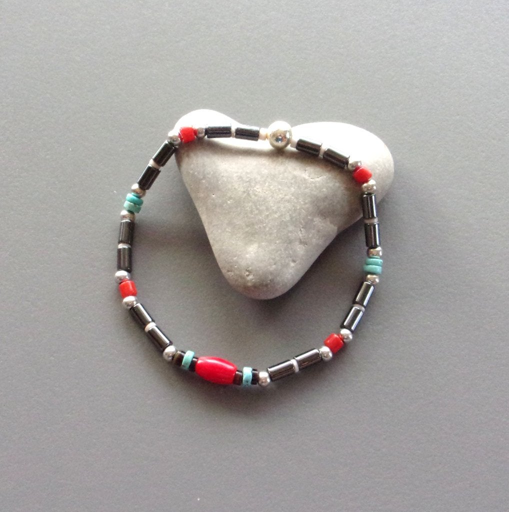 Fijne Indiaanse armband voor dames in turkoois en koraal, Handtassen en Accessoires, Met bedels of kralen, Nieuw, Ophalen of Verzenden