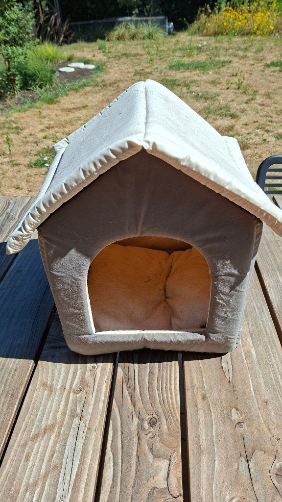 GRATIS: Huisje katten, Dieren en Toebehoren, Ophalen, Gebruikt