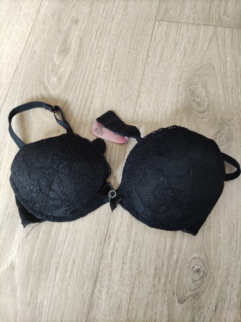 beha Hunkemöller 70B in nieuwstaat, Kleding | Dames, Ondergoed en Lingerie, Hunkemöller, Ophalen of Verzenden, Zwart, BH