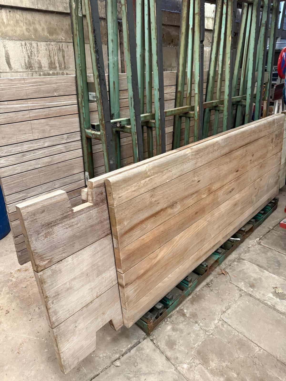 Teak tafels, Ophalen, Zo goed als nieuw